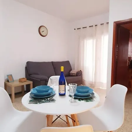 Los Cristianos Centro, Edificio Familiar 80 M2 *