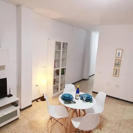 Los Cristianos Centro, Edificio Familiar 80 M2 شقة