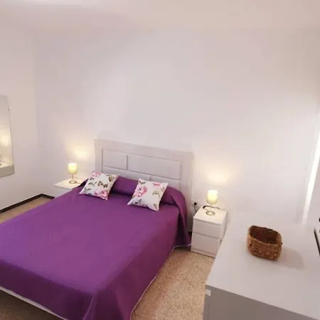 Los Cristianos Centro, Edificio Familiar 80 M2 *